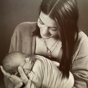 Meet your Posher, Emilee